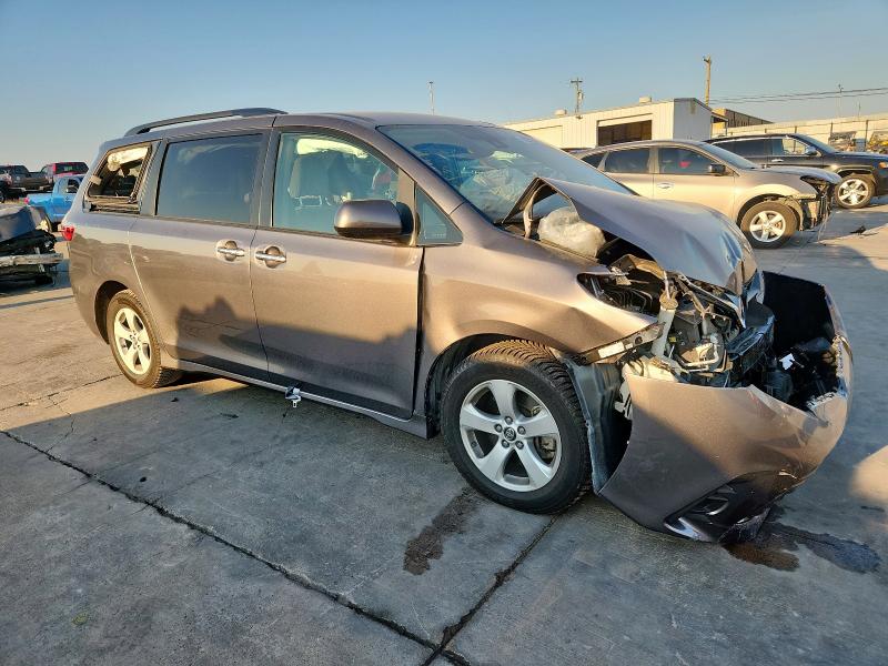 2019 TOYOTA SIENNA LE 5TDKZ3DC2KS978164