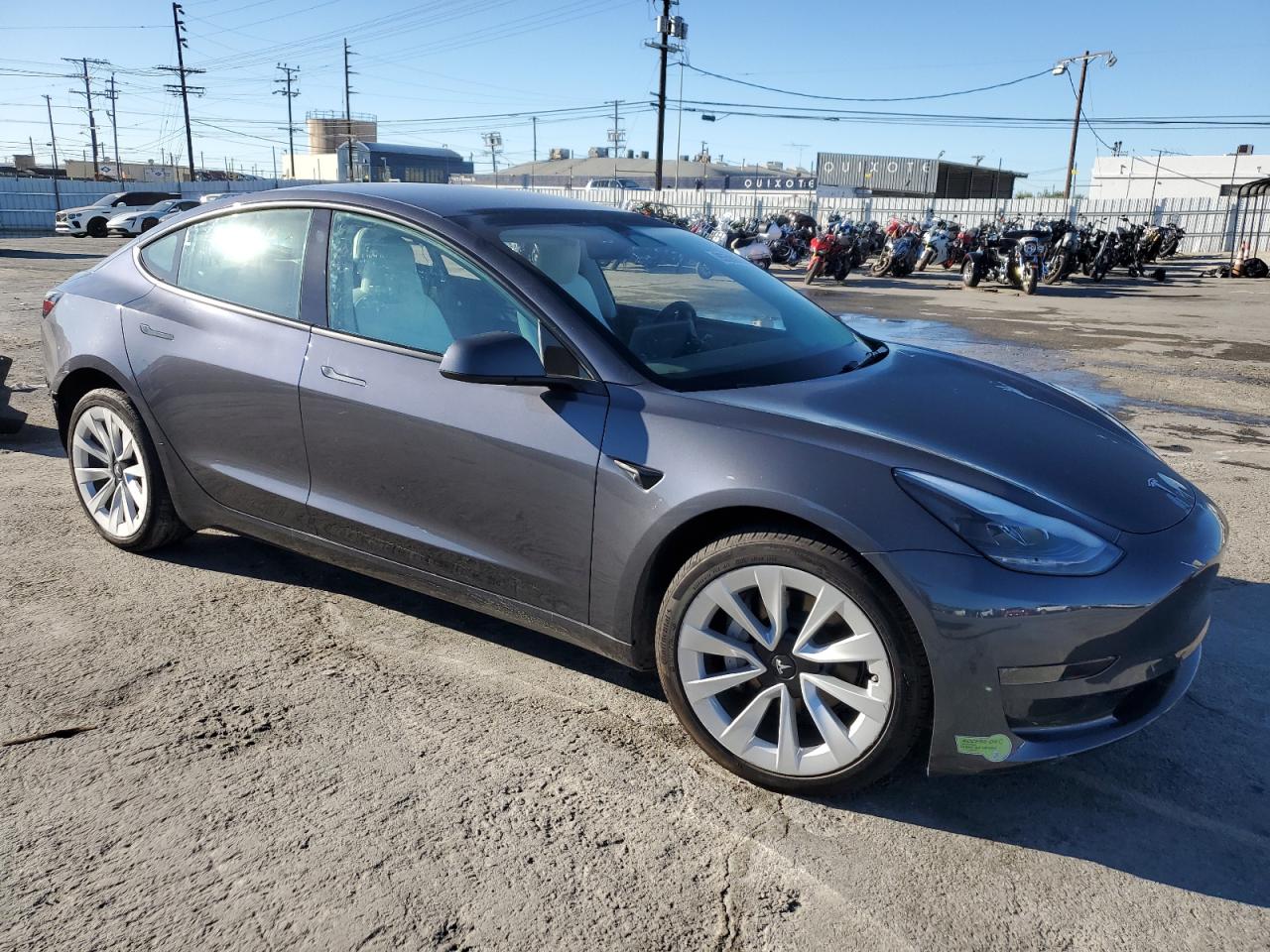 TESLA MODEL 3
