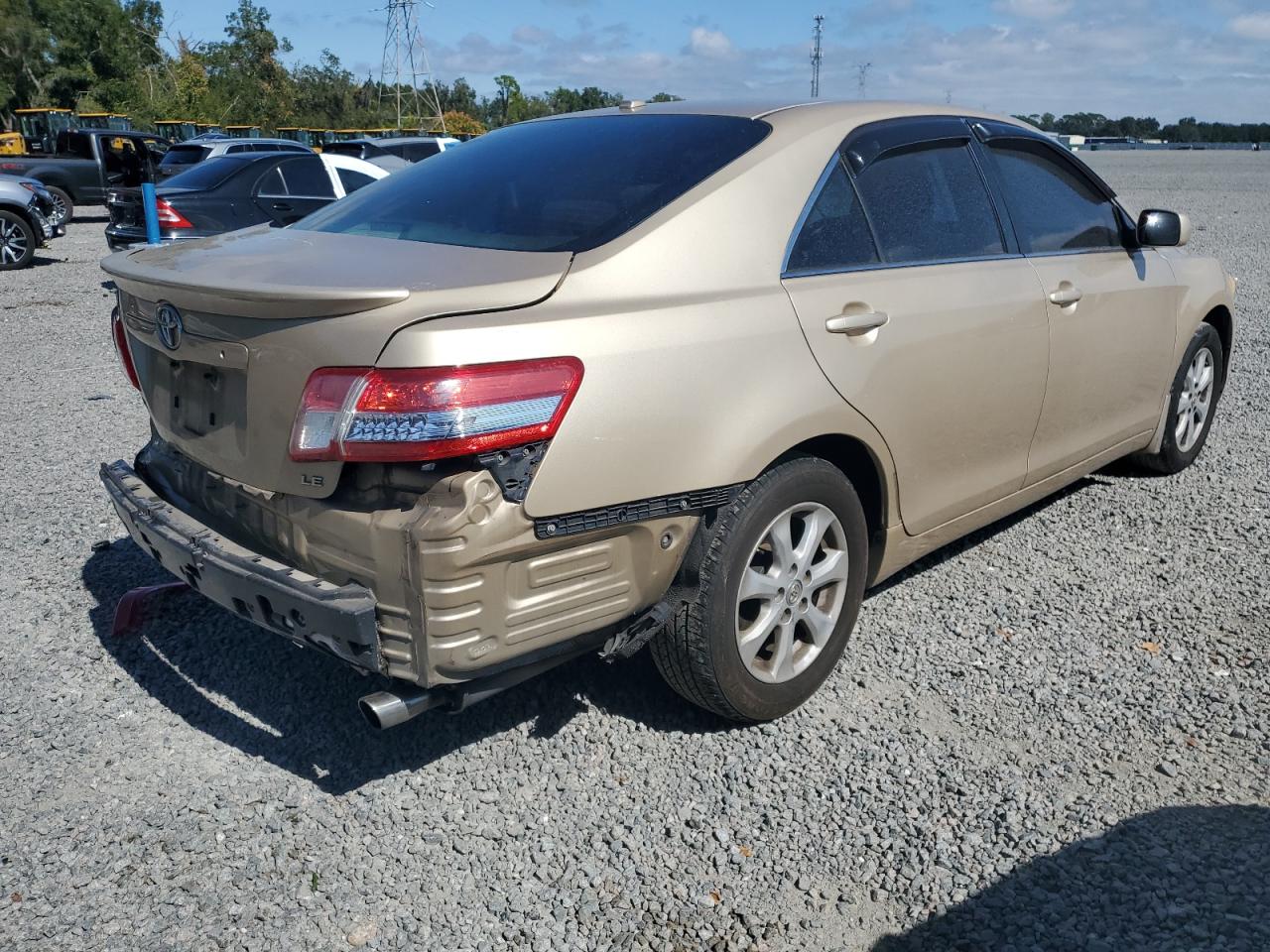 TOYOTA CAMRY BASE