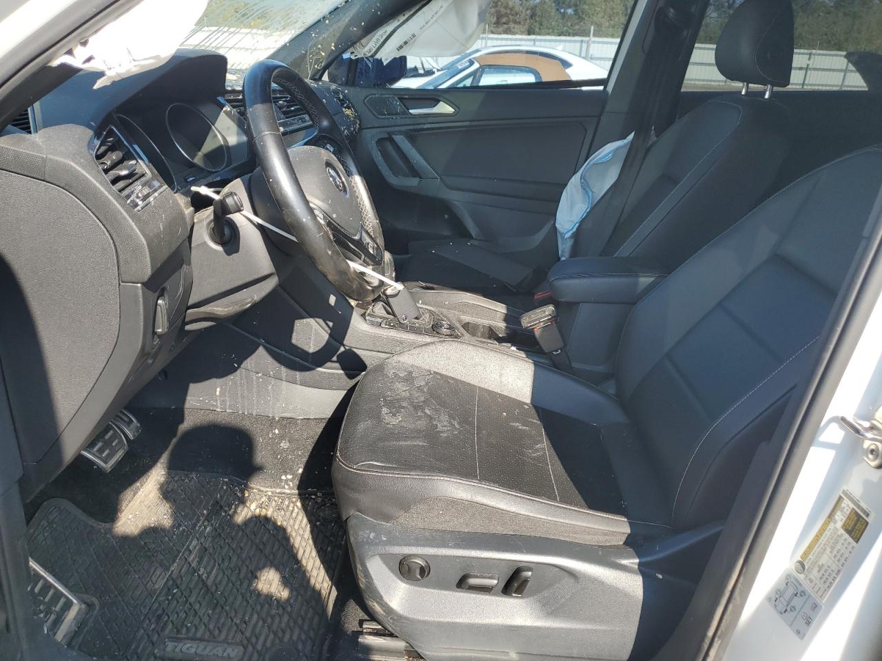 VOLKSWAGEN TIGUAN SE