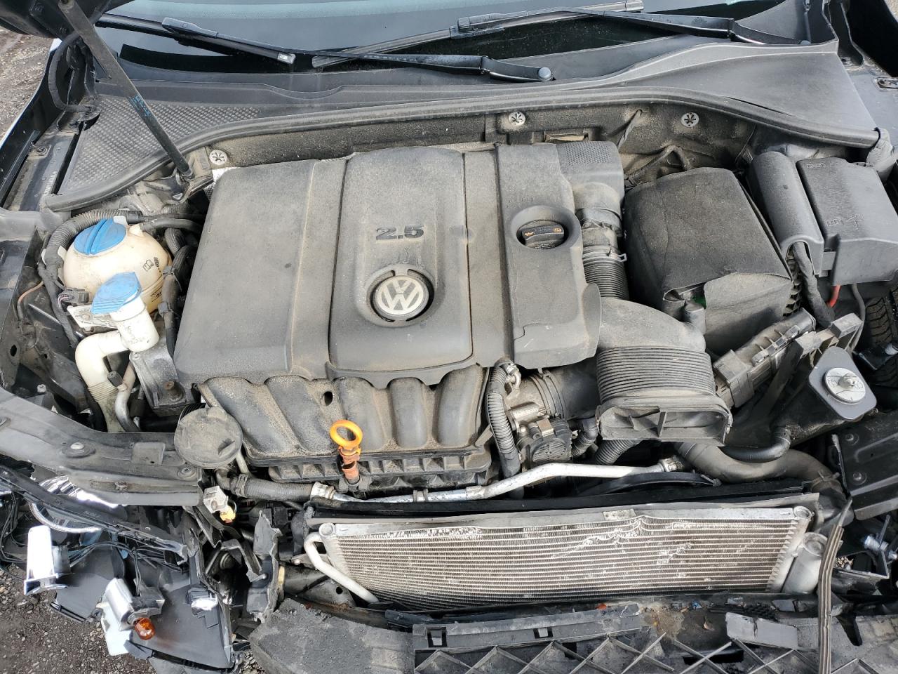 VOLKSWAGEN PASSAT SE