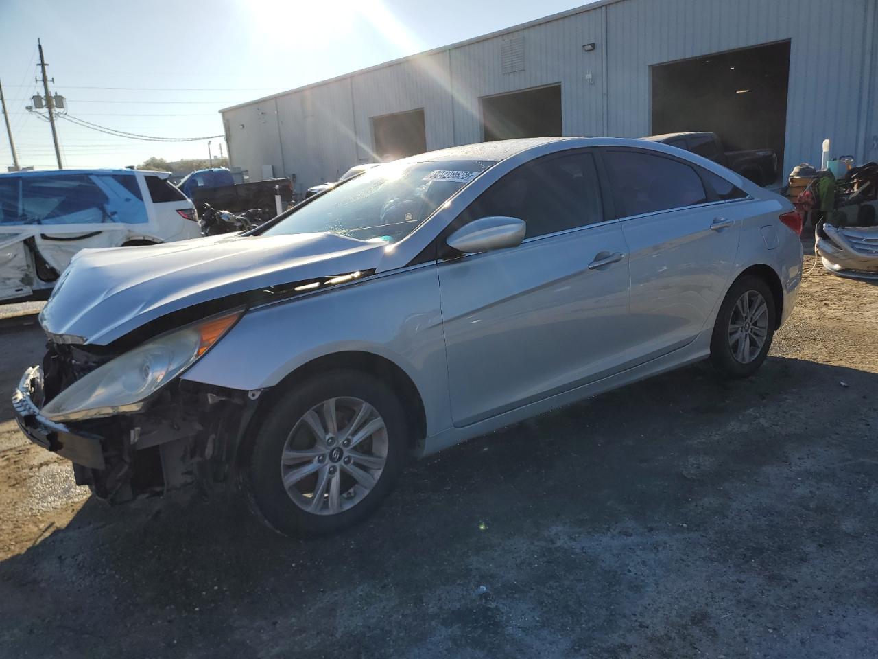 Lot #3298123127 2013 HYUNDAI SONATA GLS