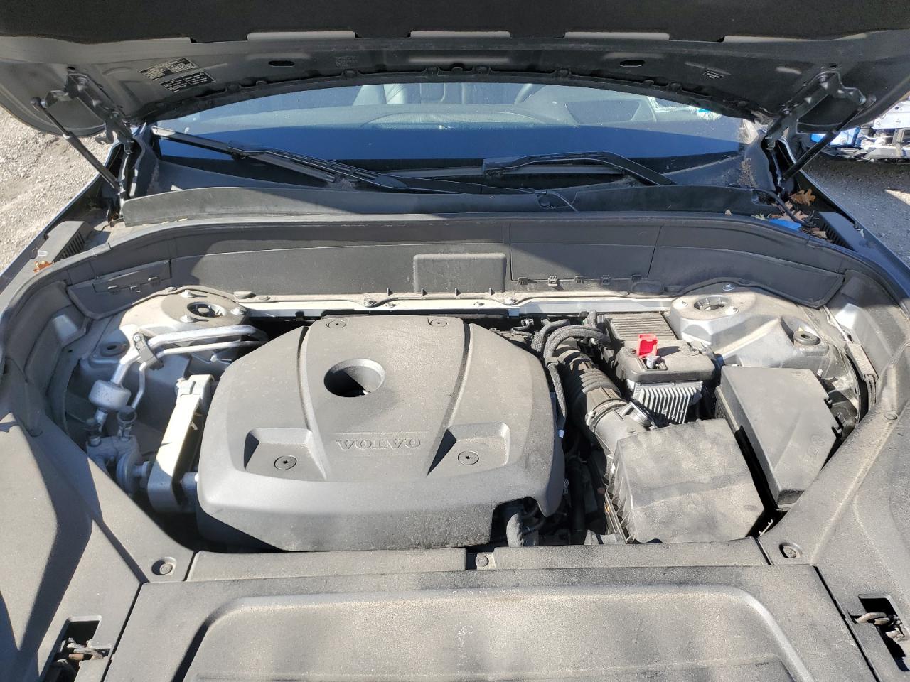 VOLVO XC90 T6 MOMENTUM