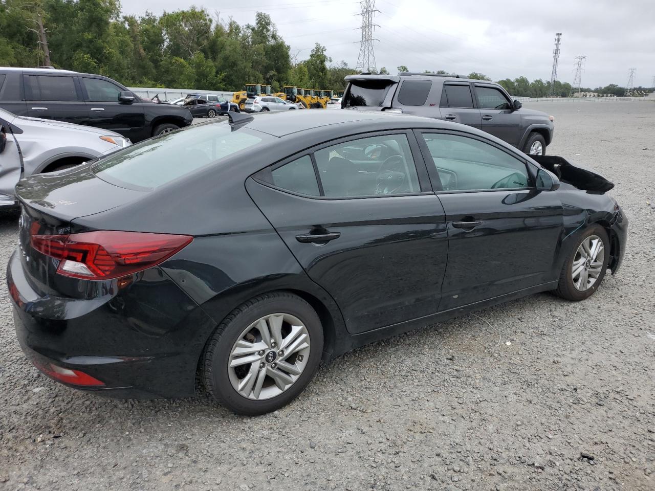HYUNDAI ELANTRA SEL