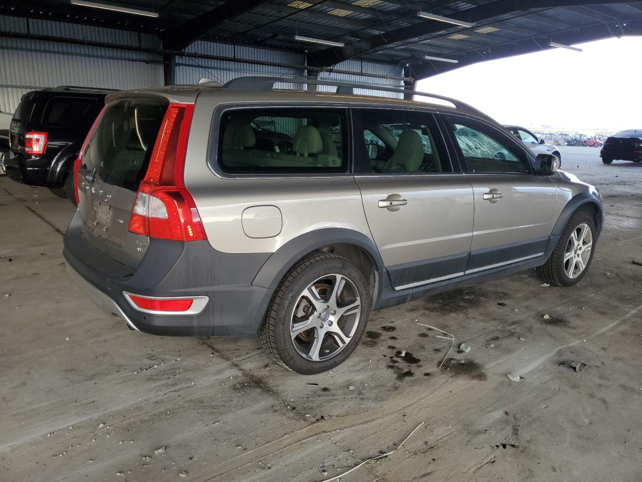 VOLVO XC70 T6
