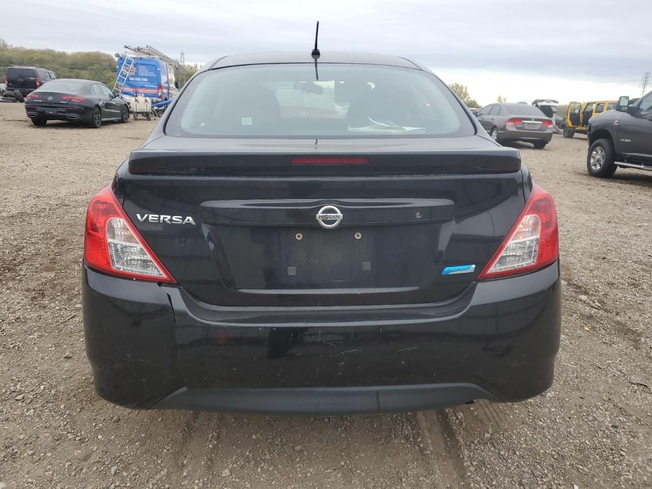 NISSAN VERSA S