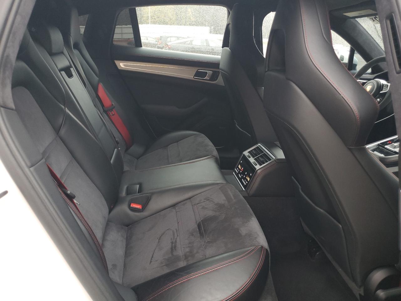 PORSCHE PANAMERA GTS