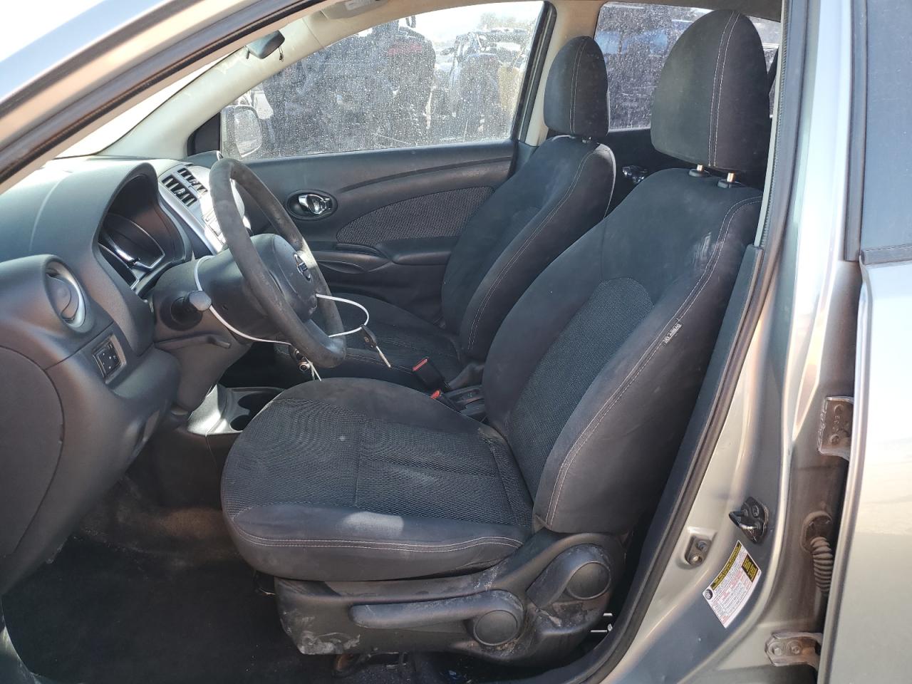NISSAN VERSA S