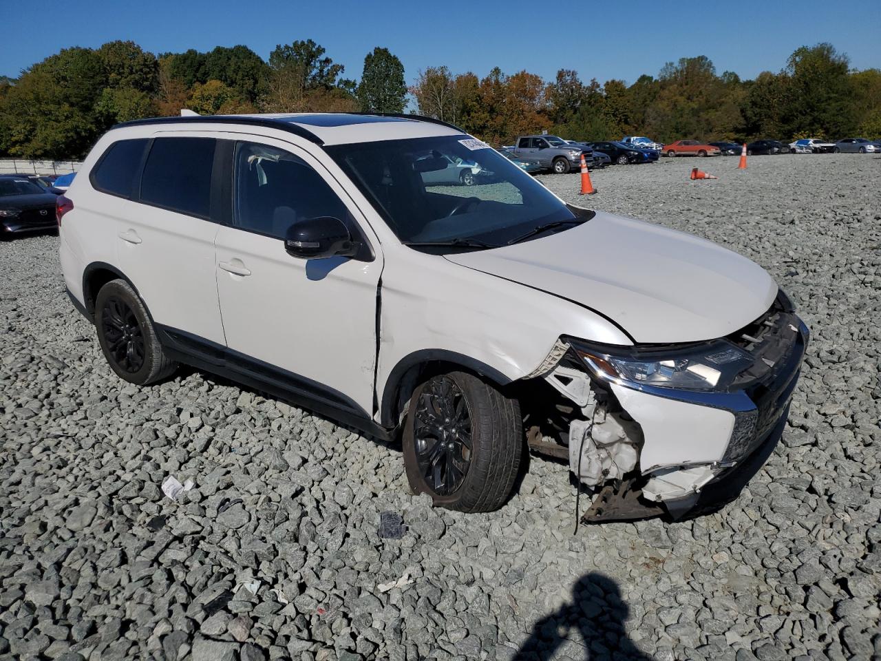 MITSUBISHI OUTLANDER SE