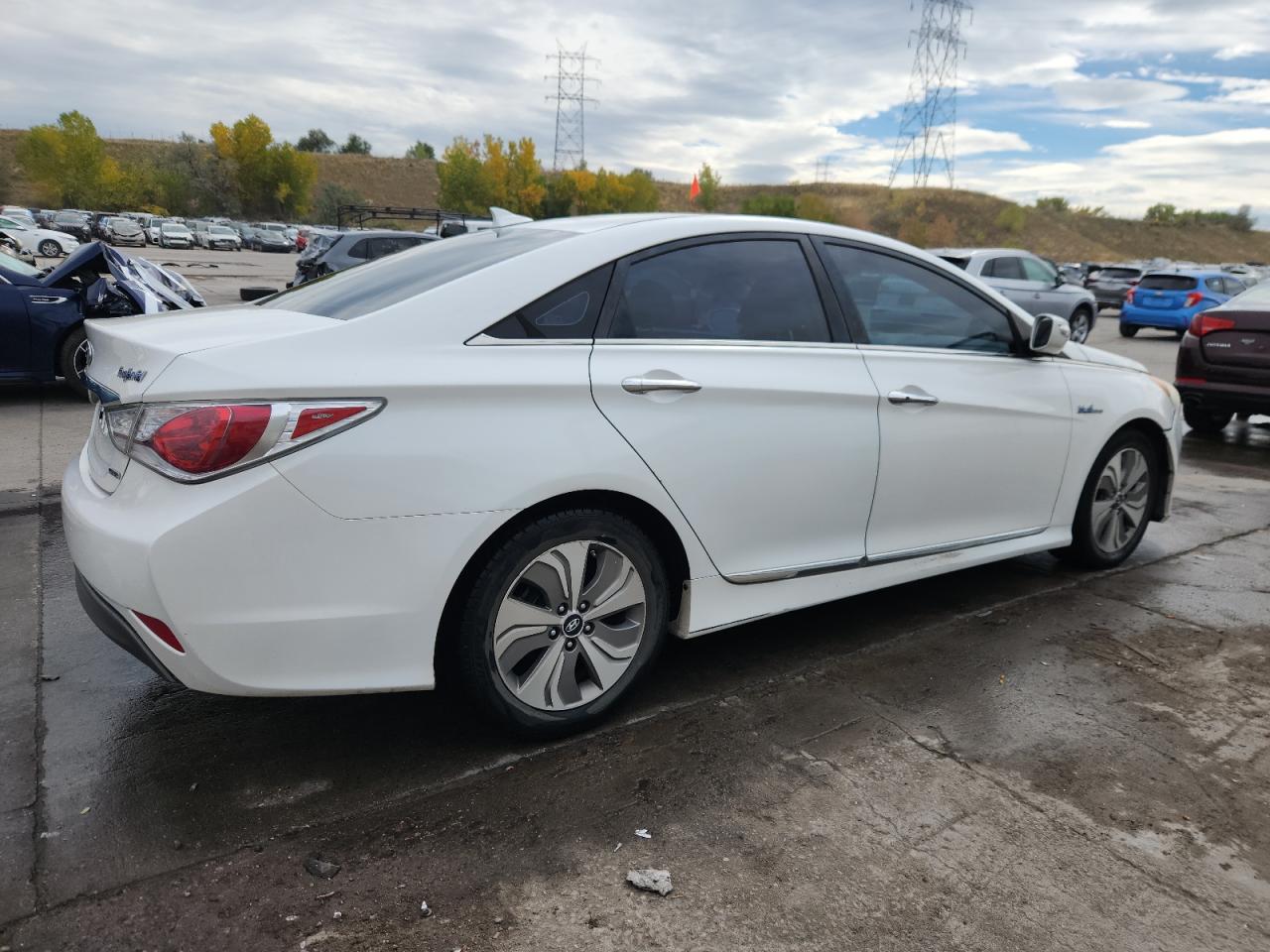 HYUNDAI SONATA HYBRID