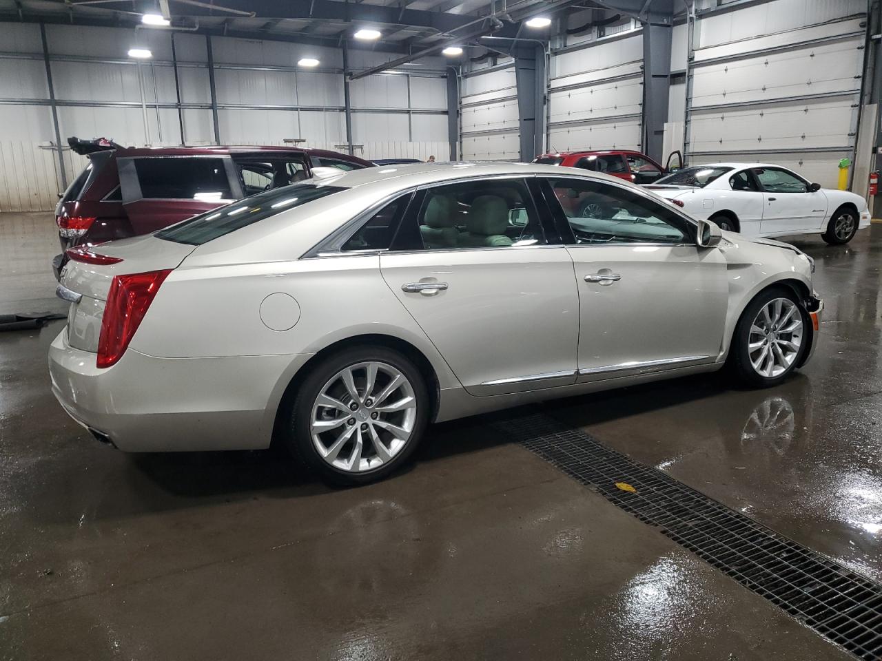 CADILLAC XTS LUXURY COLLECTION