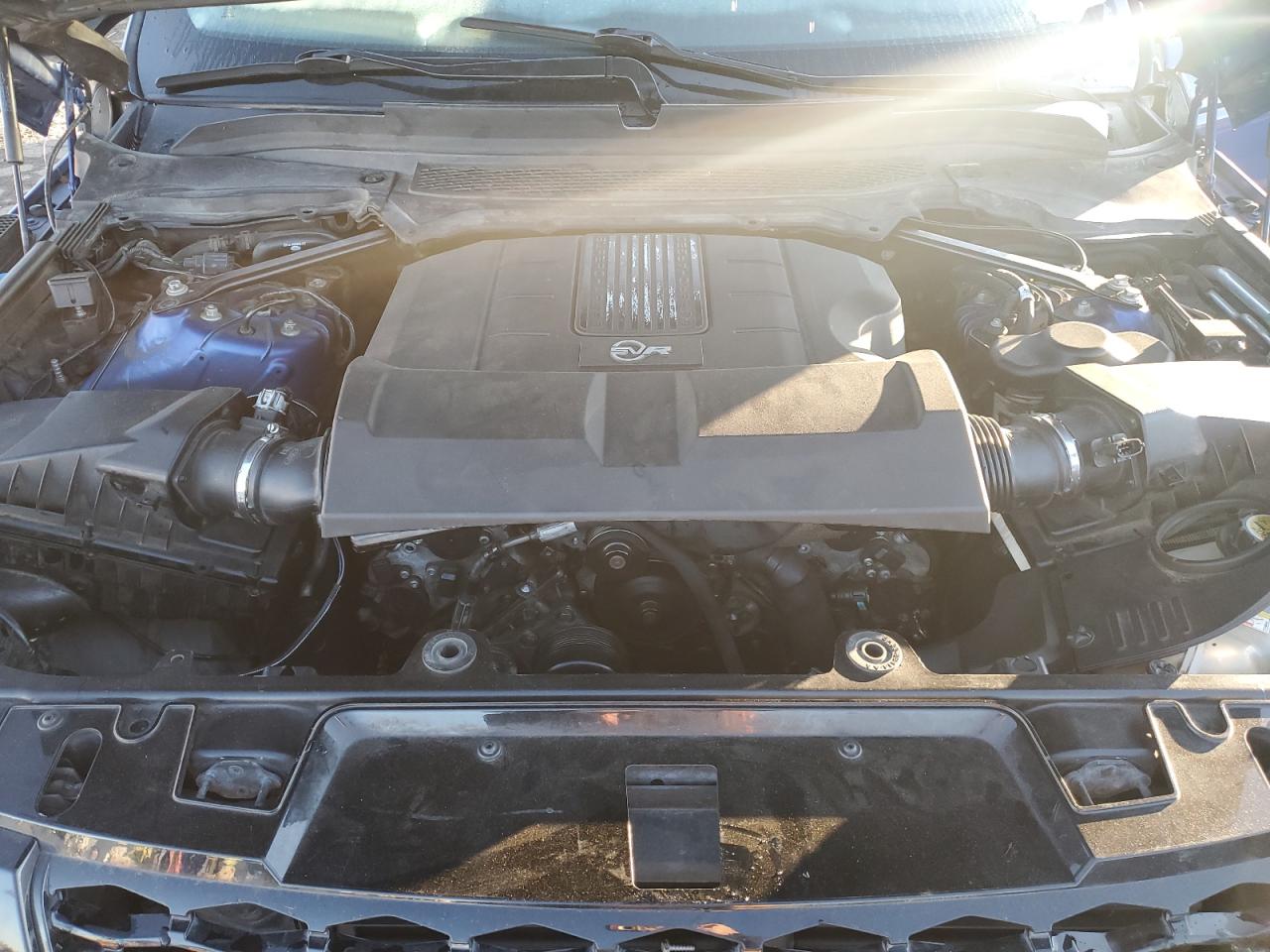 LAND ROVER RANGE ROVER SVR