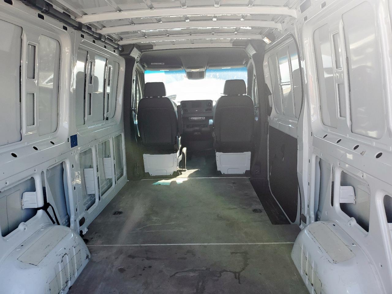 MERCEDES-BENZ SPRINTER 2500