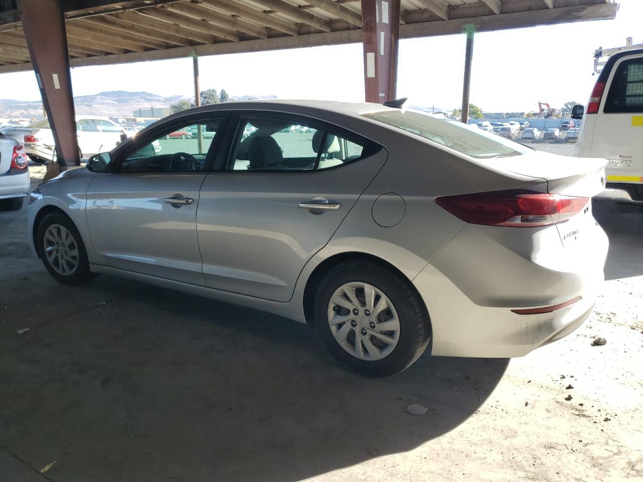 HYUNDAI ELANTRA SE