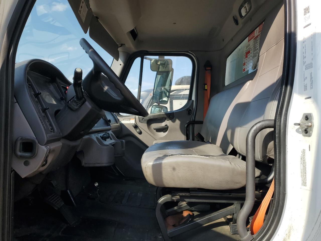 Lot #3280257685 2016 FREIGHTLINER M2