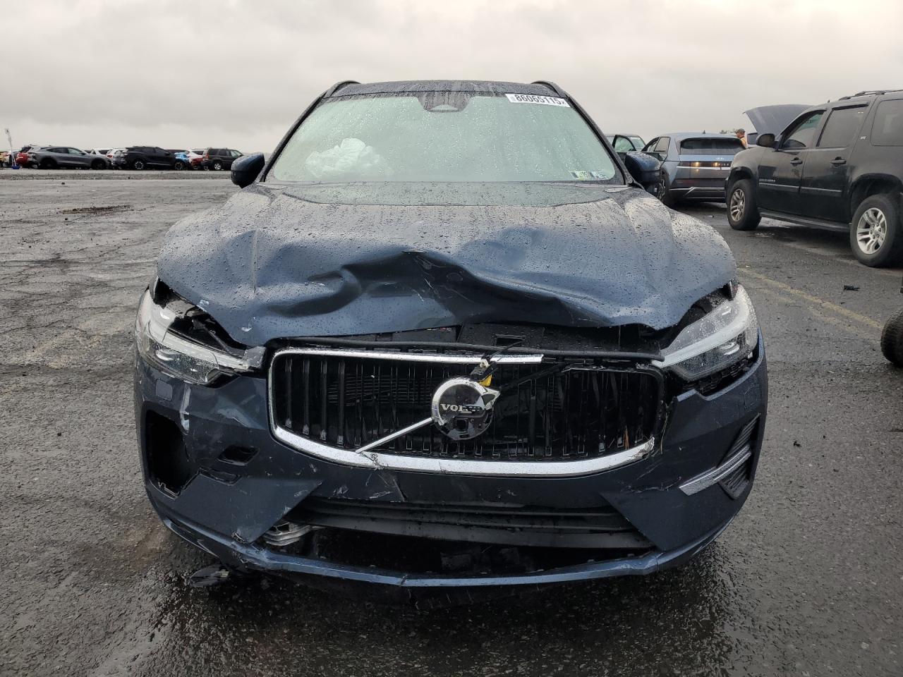 VOLVO XC60 B5 MOMENTUM