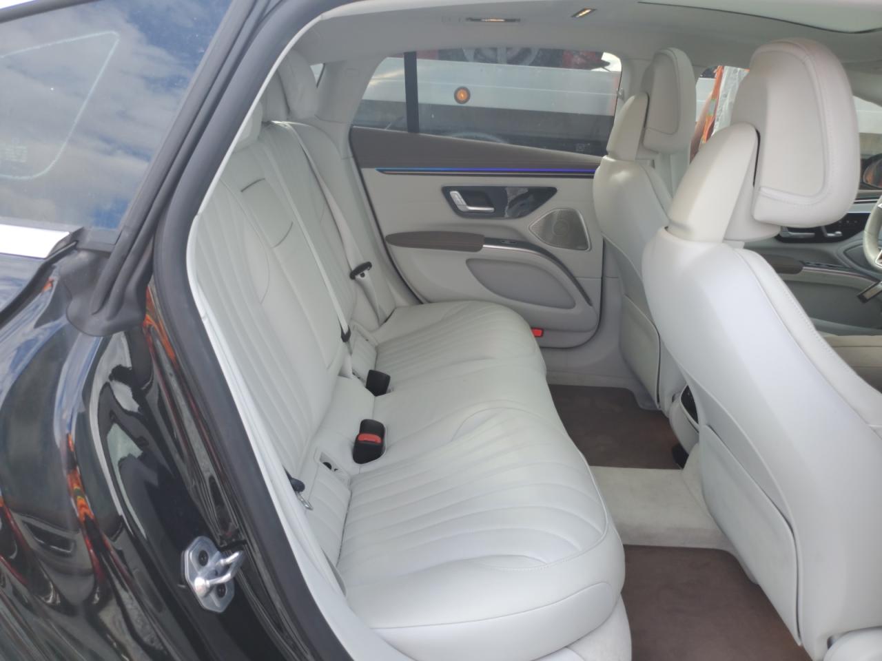 MERCEDES-BENZ EQS 450+