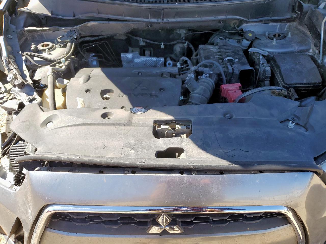 MITSUBISHI OUTLANDER ES