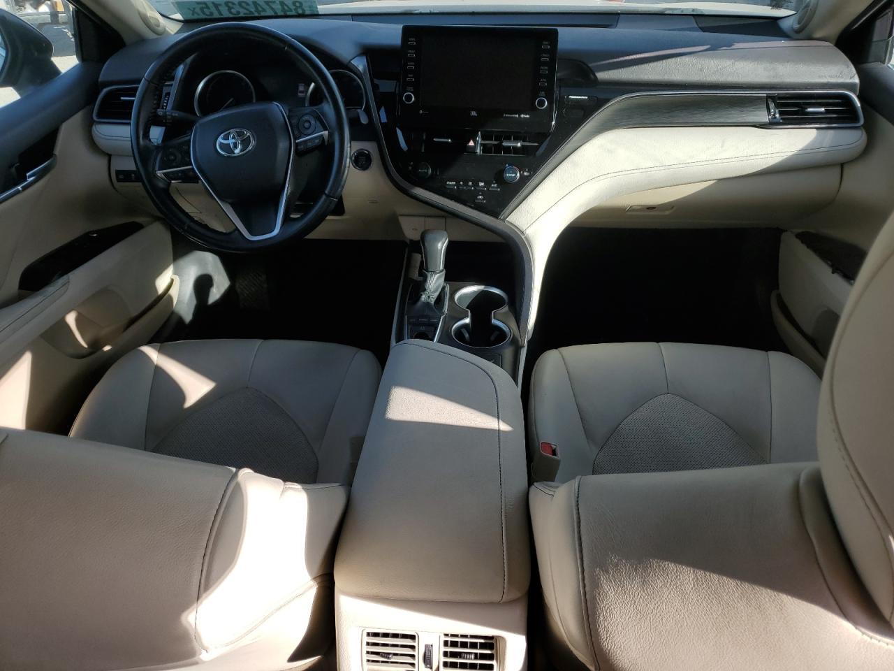 TOYOTA CAMRY XLE