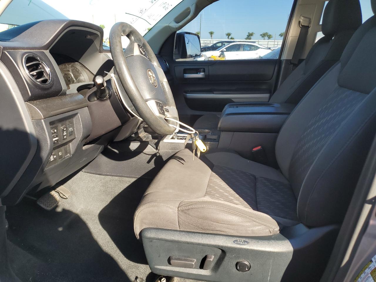 TOYOTA TUNDRA DOUBLE CAB SR