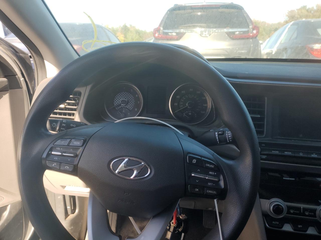 HYUNDAI ELANTRA SEL