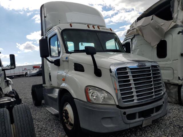Global Auto Auctions: 2017 FREIGHTLINER CASCADIA 1