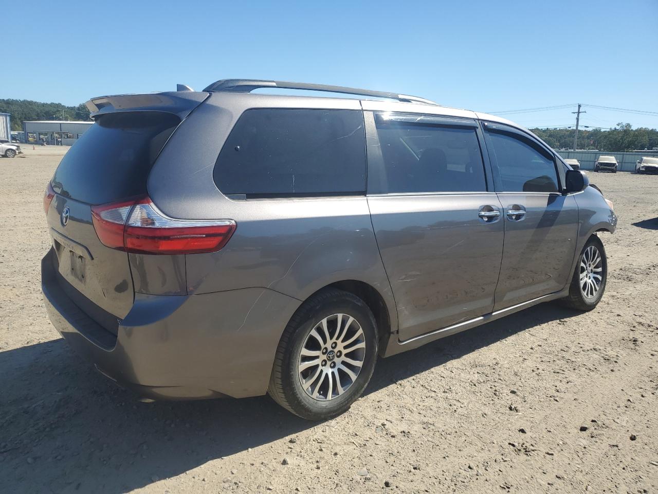 TOYOTA SIENNA XLE