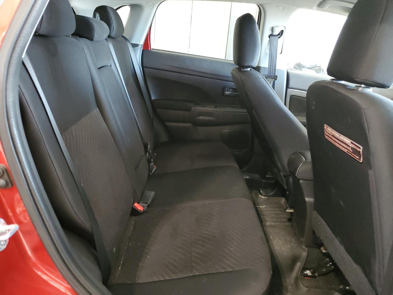 MITSUBISHI OUTLANDER SE