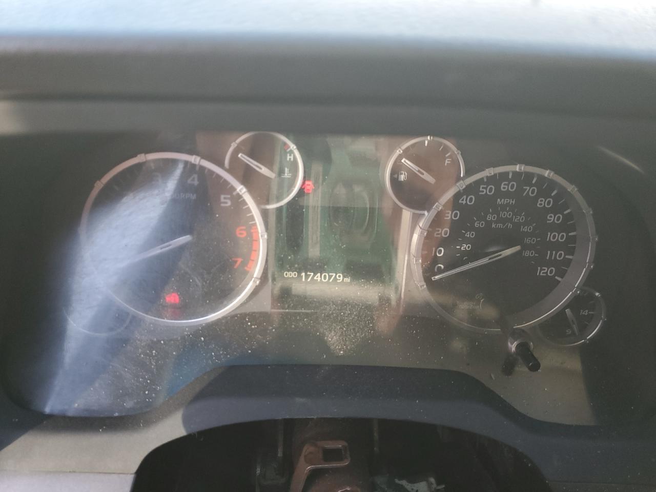 TOYOTA TUNDRA CREWMAX SR5