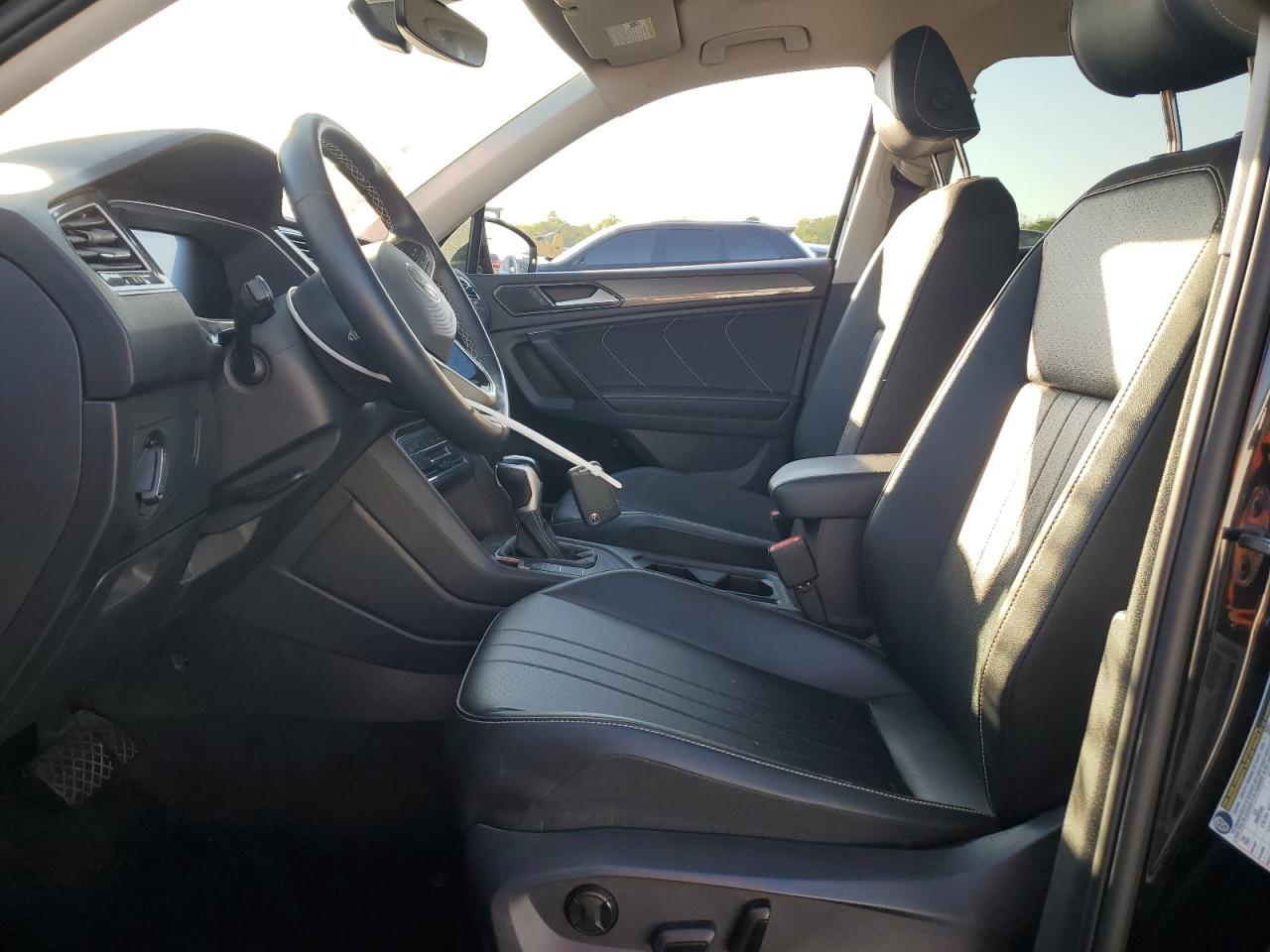 VOLKSWAGEN TIGUAN SE