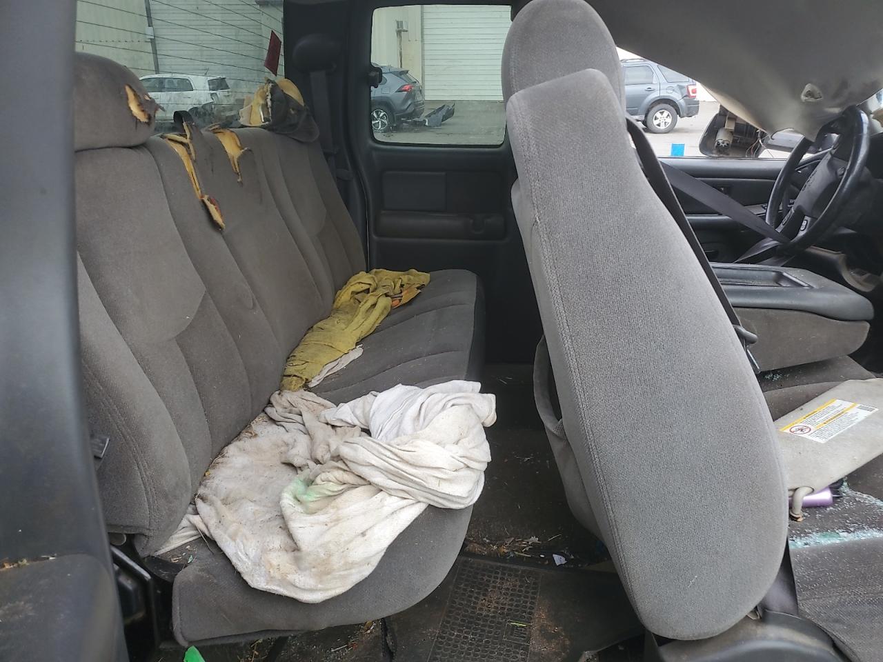 Lot #3290443776 2004 GMC SIERRA K25