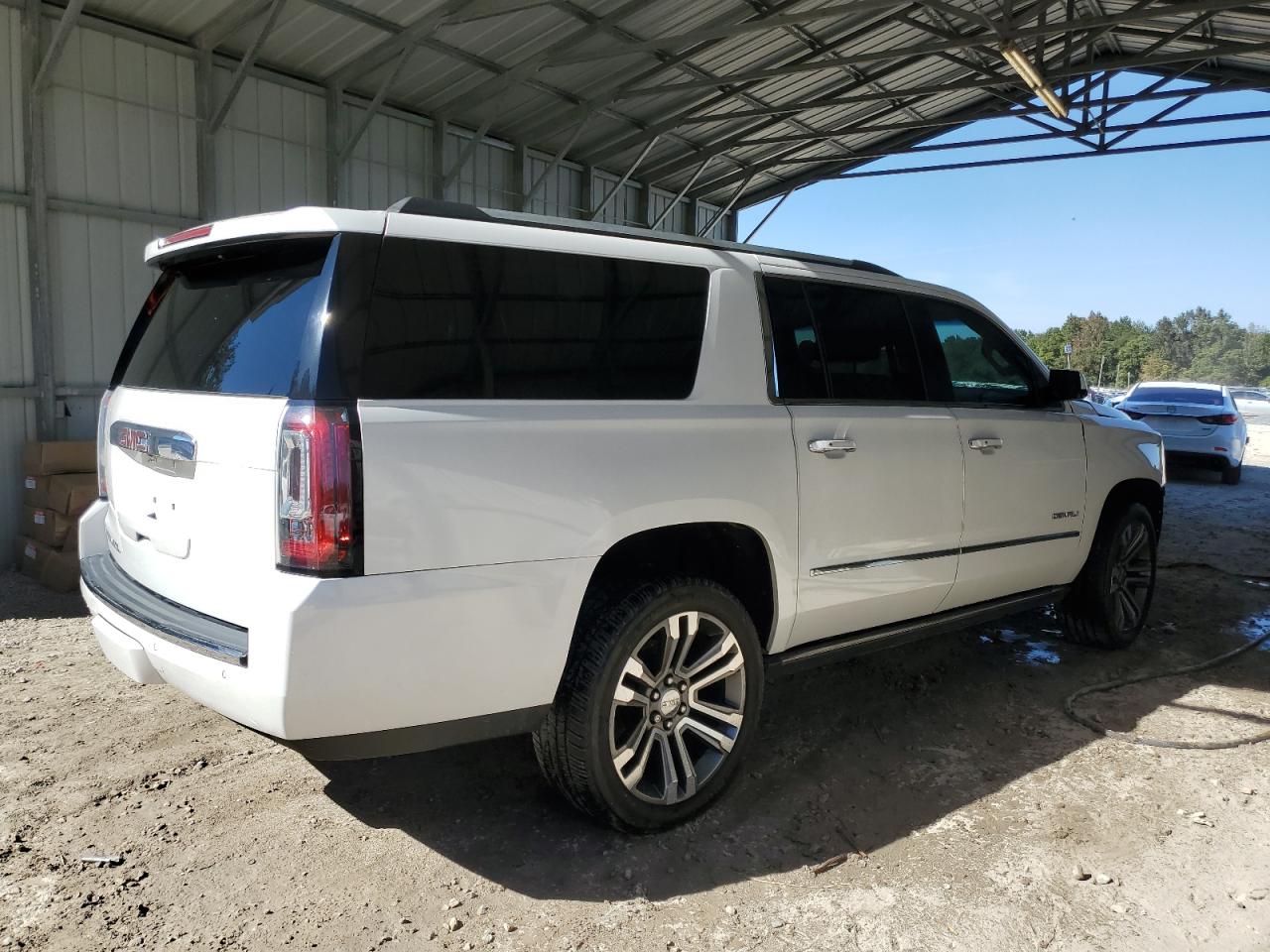GMC YUKON DENALI