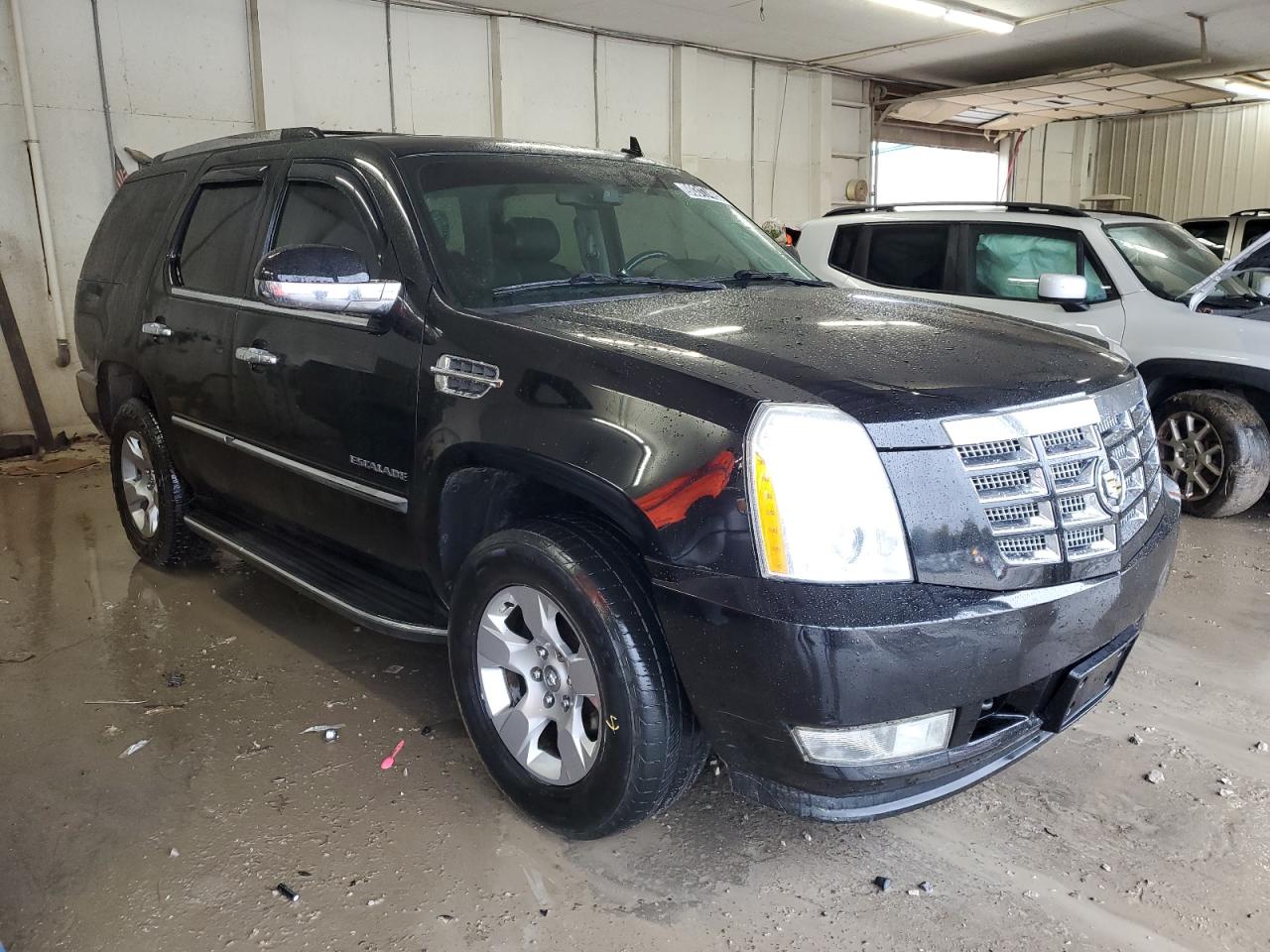 CADILLAC ESCALADE LUXURY