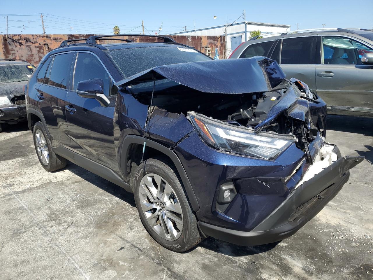 TOYOTA RAV4 XLE PREMIUM