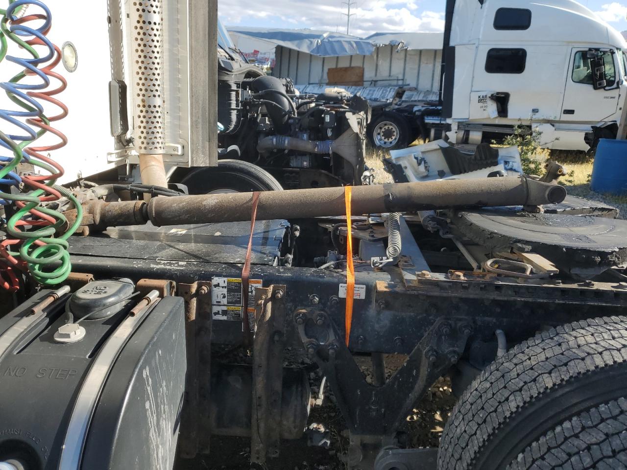 Lot #3304616499 2016 KENWORTH T680