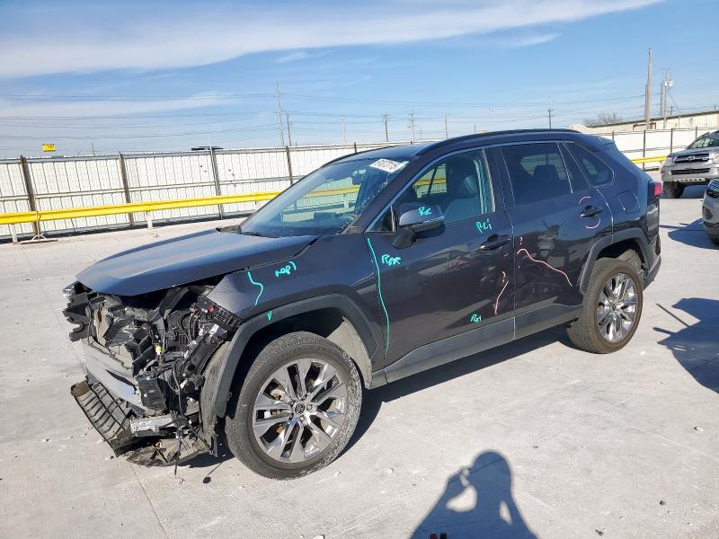 2021 TOYOTA RAV4 XLE P #3301948429