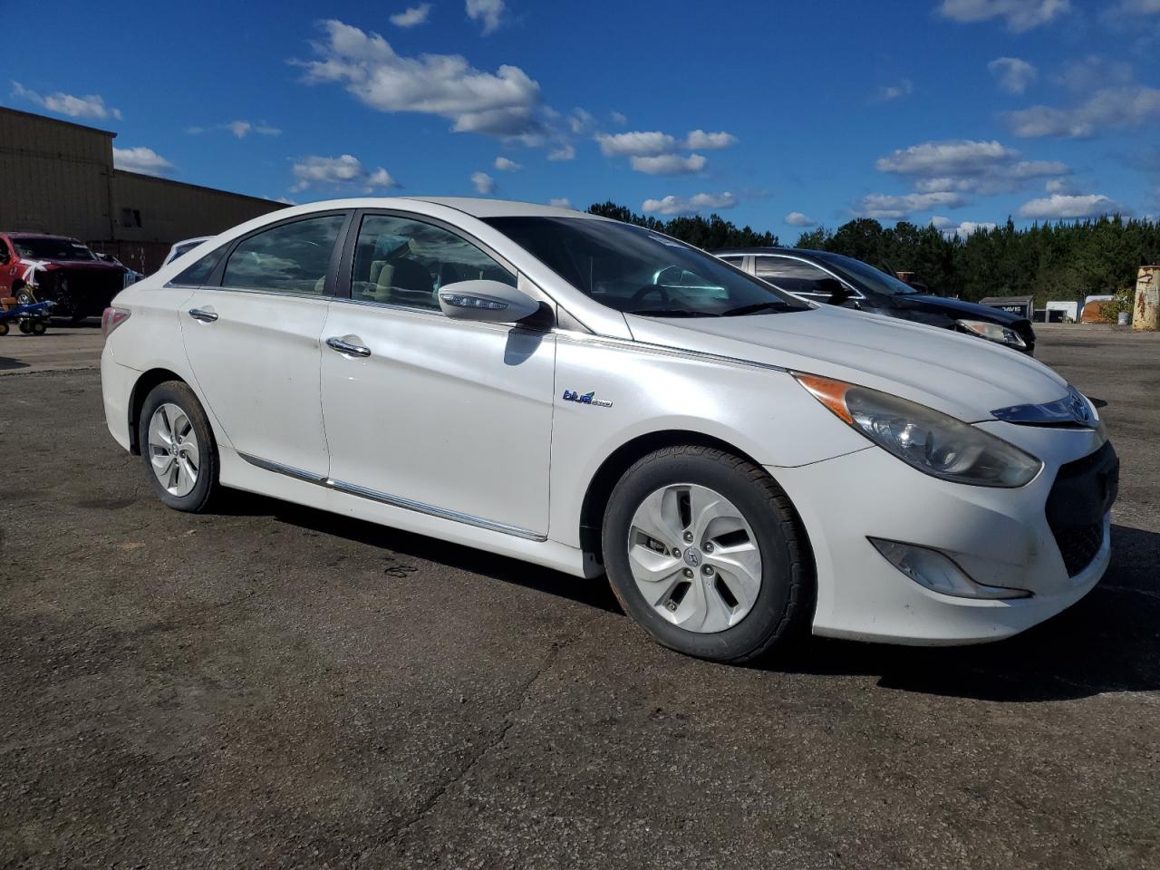 HYUNDAI SONATA HYBRID