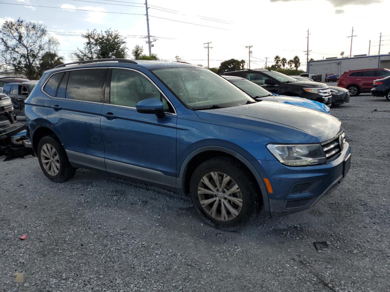 VOLKSWAGEN TIGUAN SE