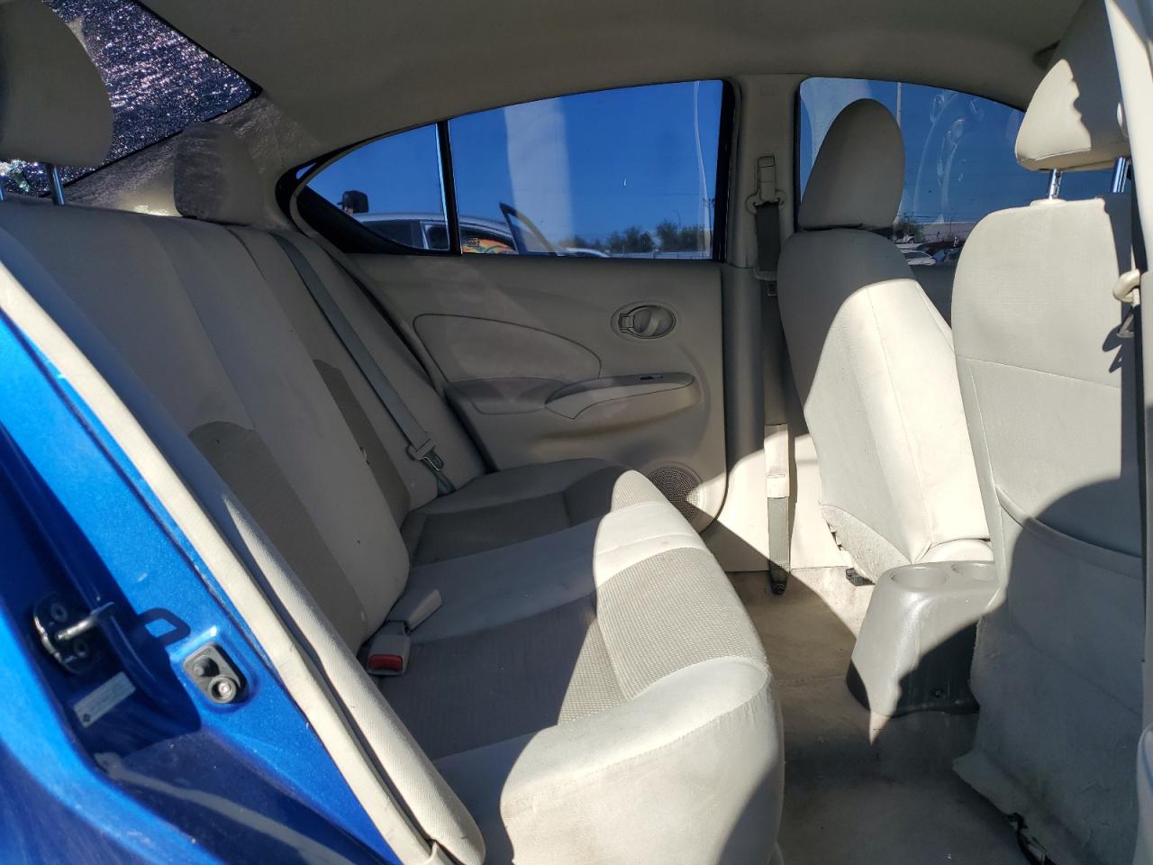 NISSAN VERSA S