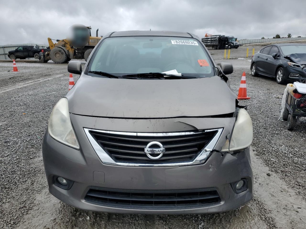 NISSAN VERSA S