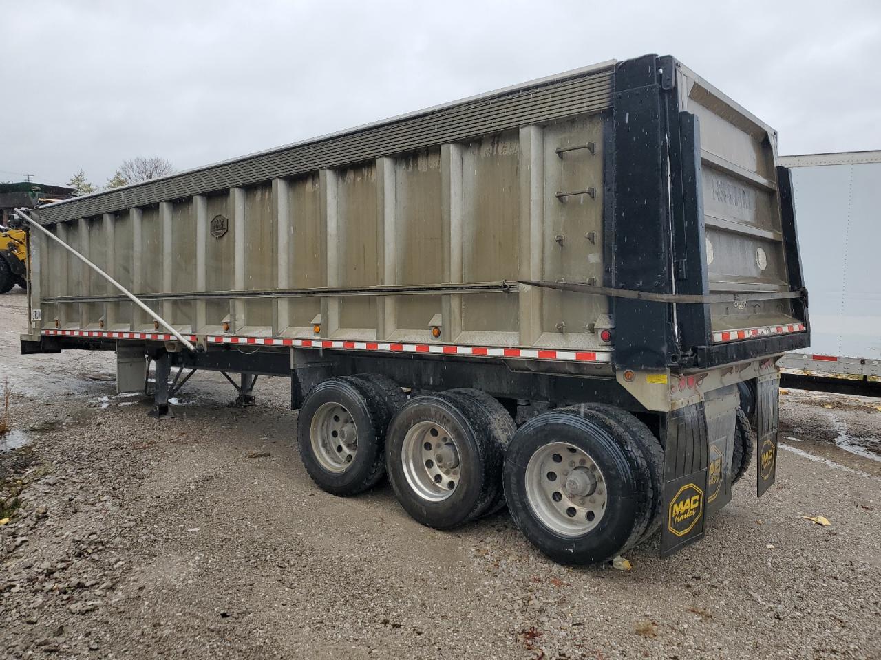 Lot #3291398132 2005 MAC UNKNOWN