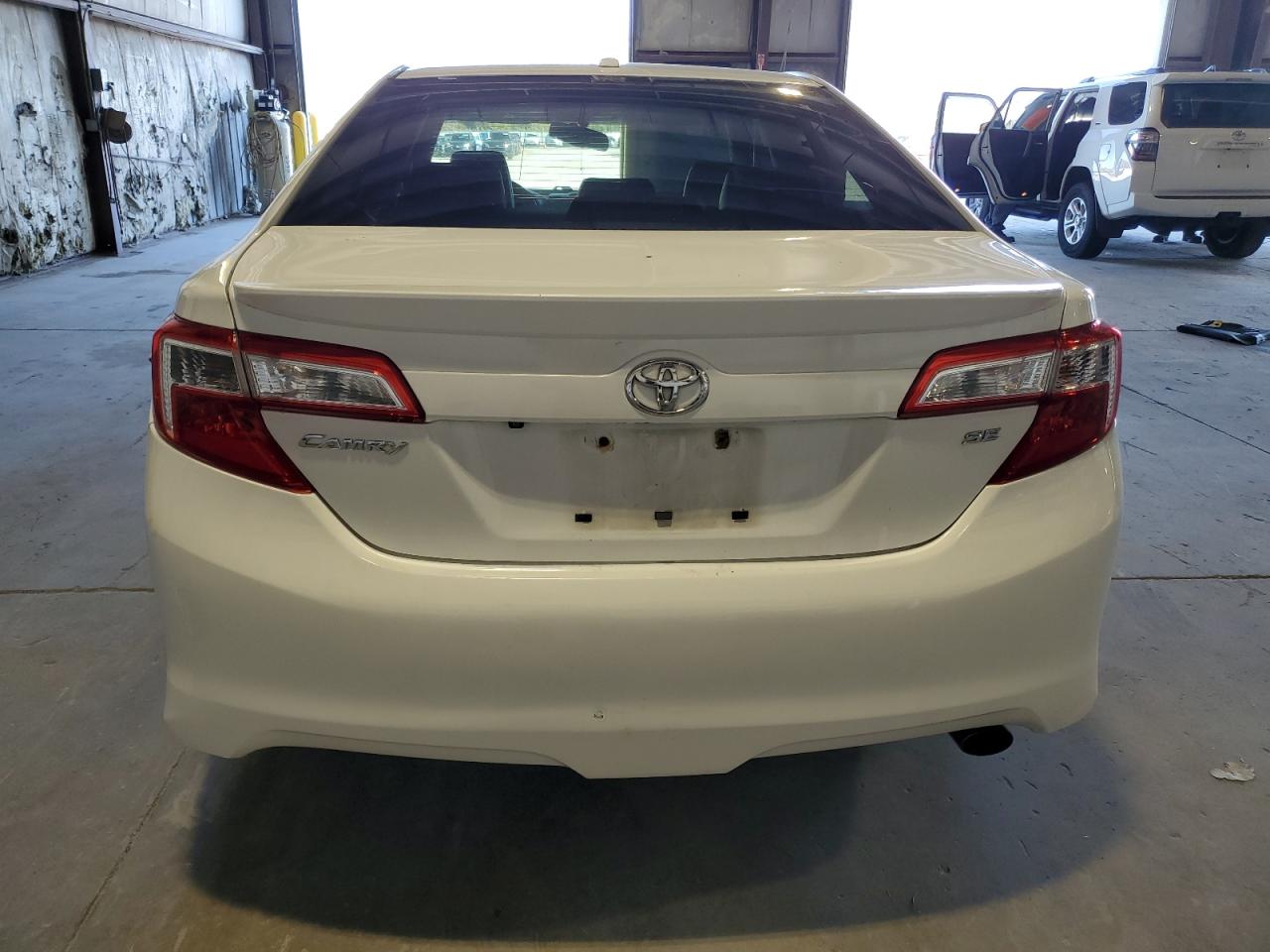 TOYOTA CAMRY BASE