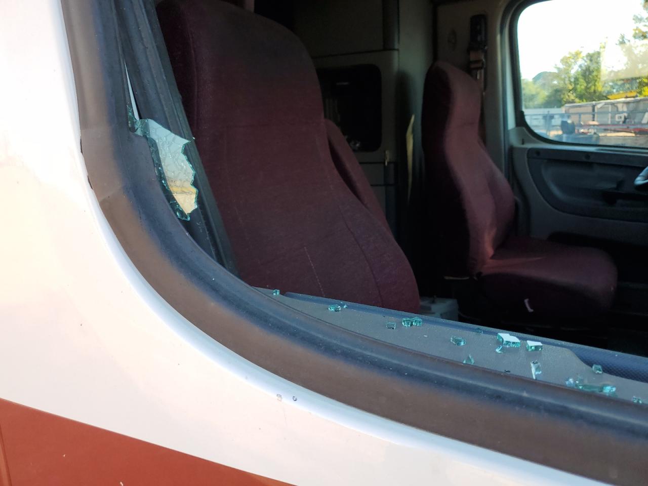 Lot #3292291263 2012 FREIGHTLINER CASCADIA