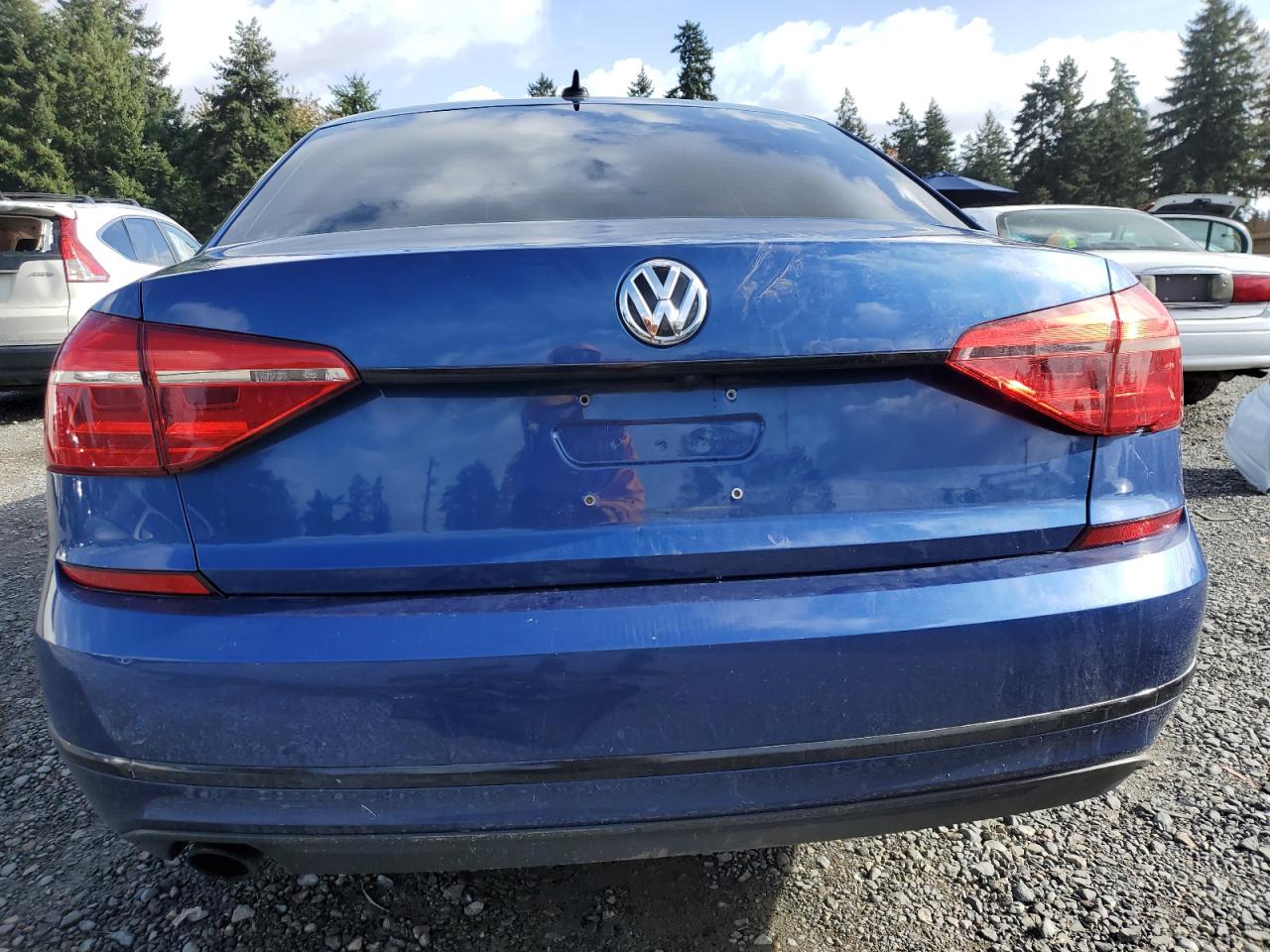 VOLKSWAGEN PASSAT SE