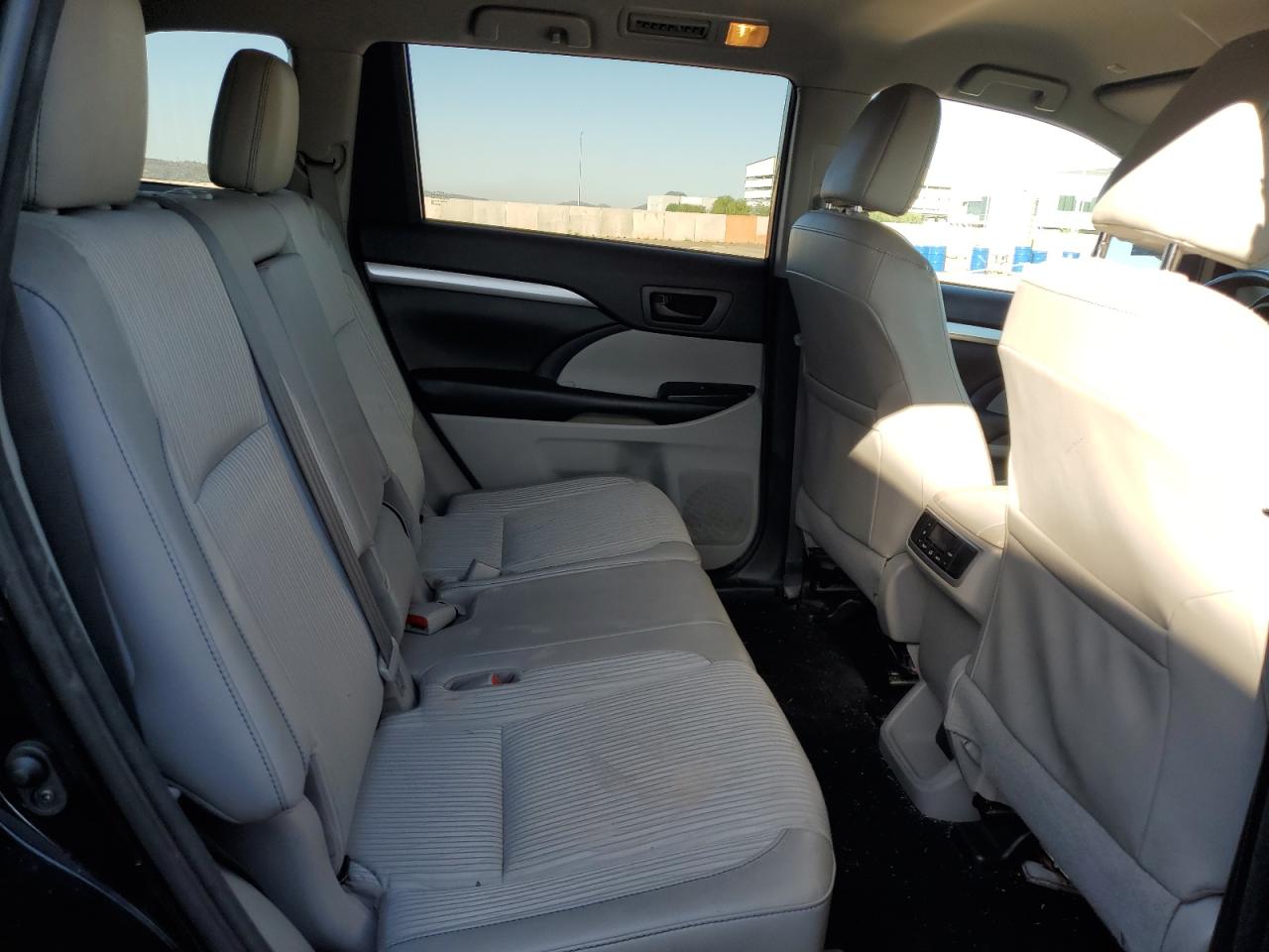 TOYOTA HIGHLANDER LE