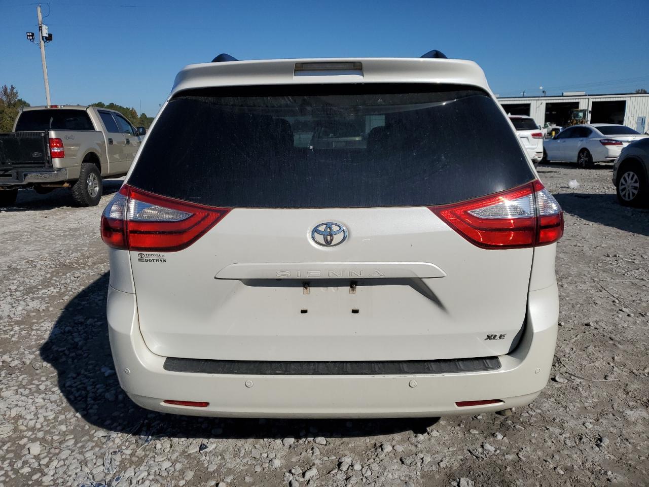 TOYOTA SIENNA XLE