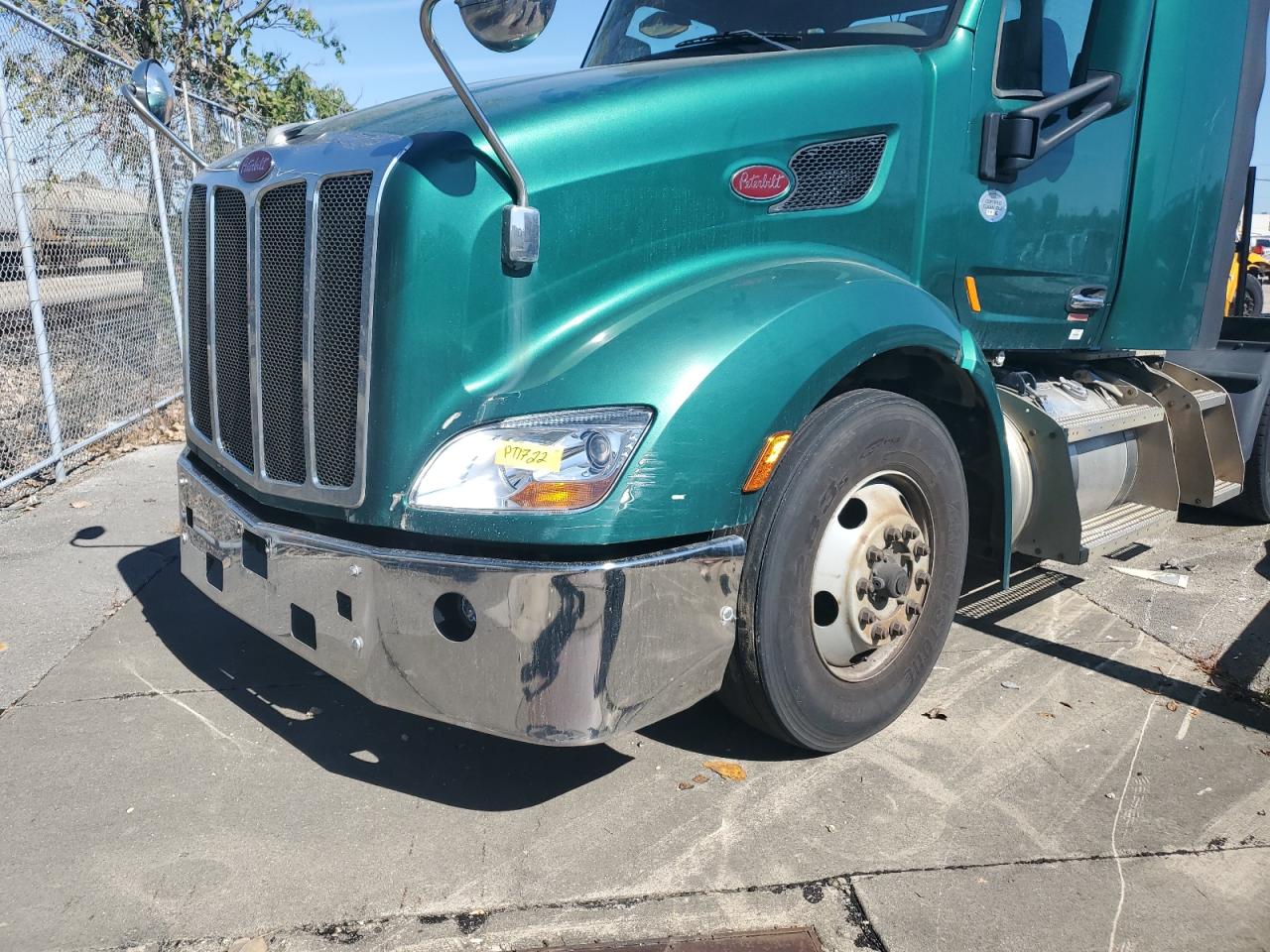 Lot #3263732731 2014 PETERBILT 579