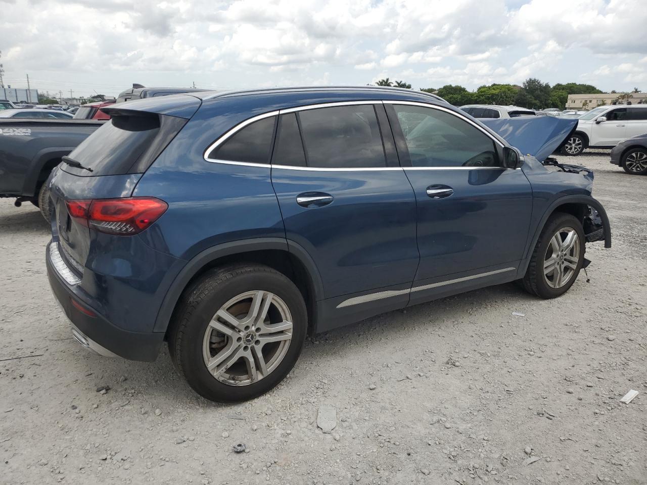 MERCEDES-BENZ GLA-CLASS 250