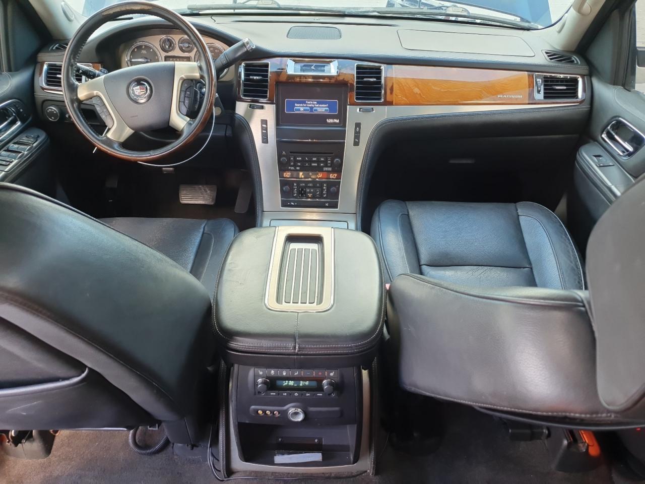 CADILLAC ESCALADE ESV PLATINUM