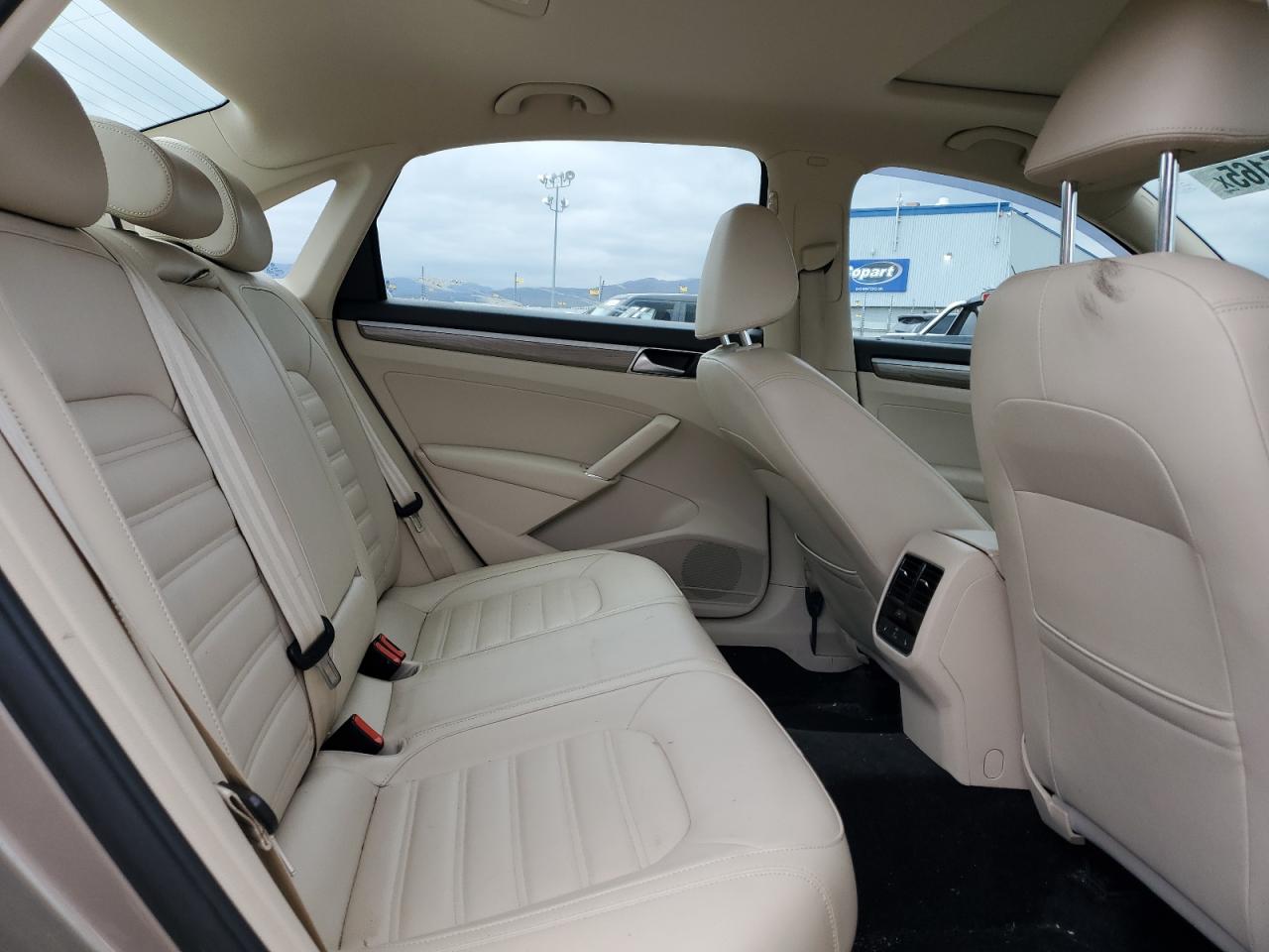 VOLKSWAGEN PASSAT SEL